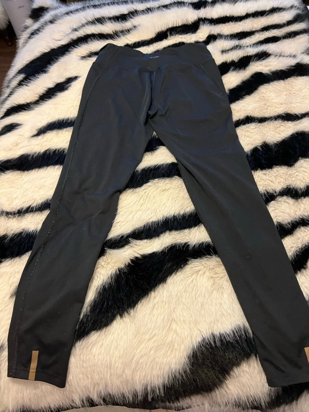 Black High-Rise Performance Leggings - Copper Fit - Picture 4 of 4